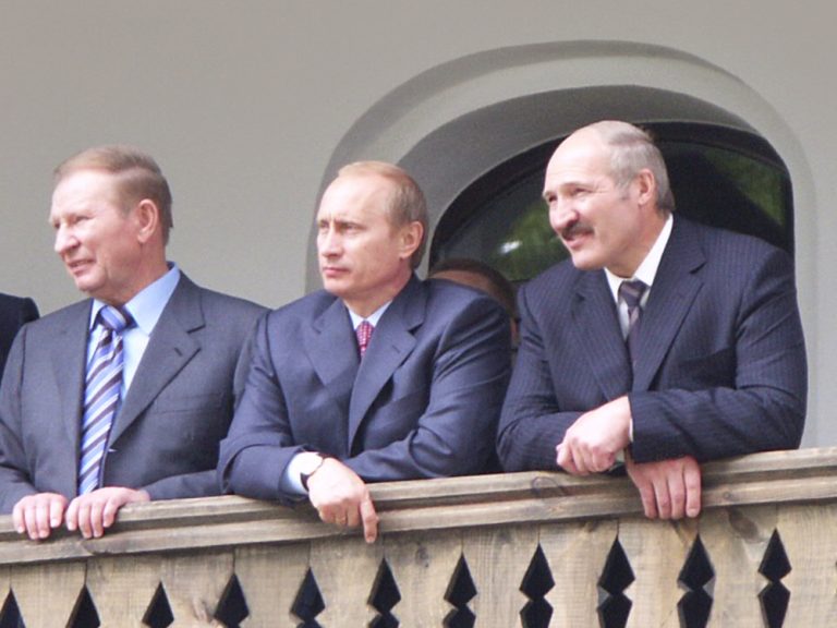 Na Ukrajině sílí strach z běloruské invaze. Podle Ukrajinců je to riziko, protože Putin tlačí na Lukašenka 1 putin lukasenko