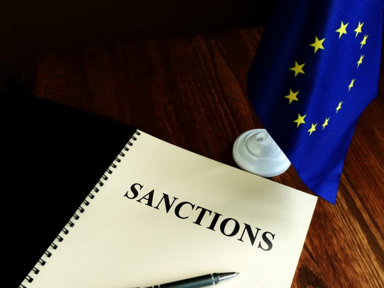 Moskva spoléhá na pomoc Číny. Sankce západních zemí totiž Rusku zmrazily zhruba polovinu devizových rezerv 1 sankce eu