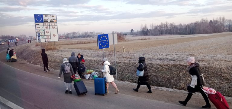 „Ukrajinští uprchlíci umírají i za naši svobodu. Musíme se o jejich rodiny dlouhodobě postarat i u nás," říká trenér akrobatických skokanů Vokatý, který se chystá na záchrannou misi 1 uprchlici ukrajina