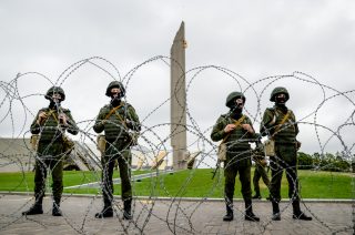 Východní křídlo aliance bude v obležení vojáků. NATO jich tam pošle čtyřicet tisíc