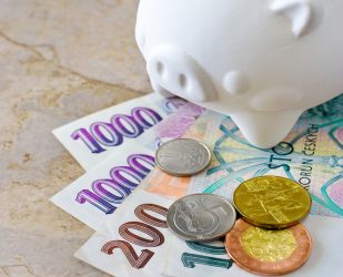 Penze se letos důchodcům zvýší zřejmě třikrát. Důvodem je válka na Ukrajině