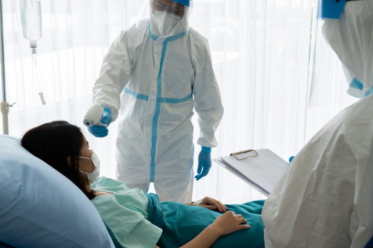 Nejnakažlivější varianta covidu se začíná šířit ve velkém. Proč je tak nakažlivá? 1 dite cina covid