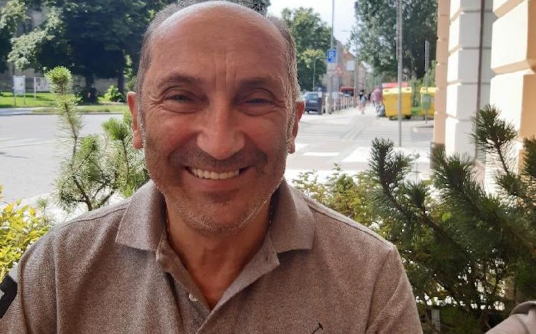 ,,Odsuzujeme masakry civilistů na Ukrajině. Prosíme Ukrajince za odpuštění," říká předseda Sdružení svobodných Rusů Vitalij Ginzburg 1 gingzburg