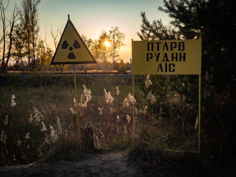 Ruským vojákům, kteří okupovali Černobyl, zbývá rok života, zní od ukrajinského ministra vnitra 1 oznaceni radioaktivni zony