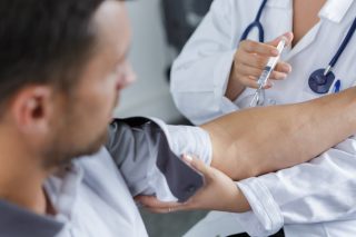 Na kolik peněz si přijde váš praktický lékař? Částka vás naprosto ohromí. Podobný plat má málokdo v Česku