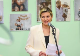 První dáma Olena Zelenská a prezident Volodymyr Zelenskyj se objevili na obálce časopisu Vogue