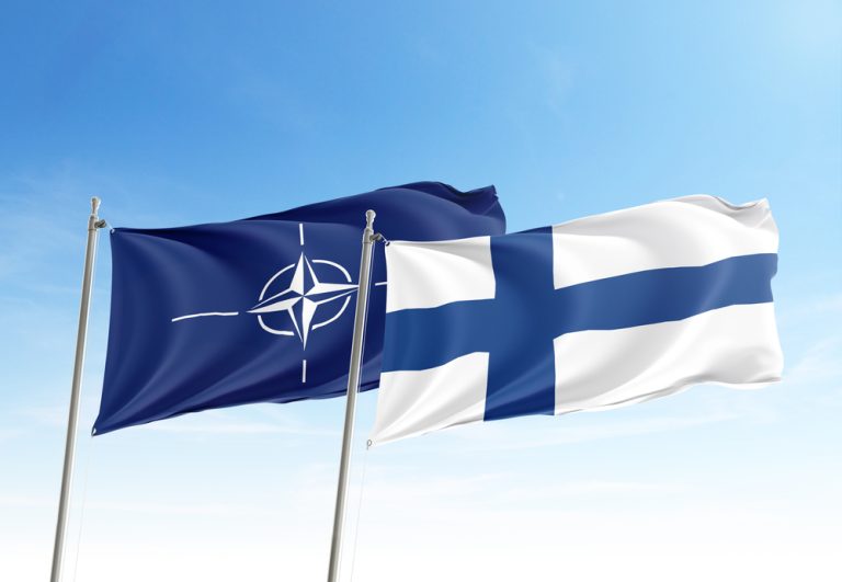 Rusko zastavilo dodávky plynu do Finska. Kreml se tak mstí Finům za žádost o vstup do NATO 1 vlajka nato finsko