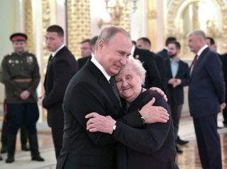 Ženy hrají v životě Putina významnou roli. Bez jedné z nich by jen zahálel