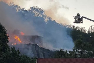 Ministerstvo práce a sociálních věcí chce větší bezpečnost v domovech. Podnětem je tragický požár v Roztokách