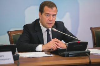 Exprezident Ruska vyhrožuje EU. Riziko jaderné katastrofy se stupňuje
