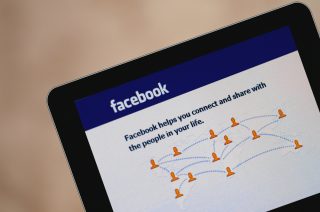 Svobodně se vyjádřit na sociální síti začíná být problém. Tlak na omezování svobody slova sílí. Co nás čeká dál?