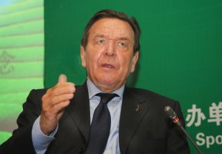 Bývalý německý kancléř Schröder: Kreml chce vyjednávat a hledá řešení