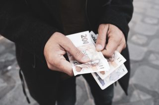 Čtvrt milionu lidí v existenčním ohrožení: Zvyšuje se zájem o poradenství v nouzových situacích