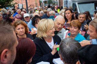 Schillerová stála Česko z našich peněz miliony korun. Teď se ale tváří jako svatá. Chce dosáhnout jedné věci