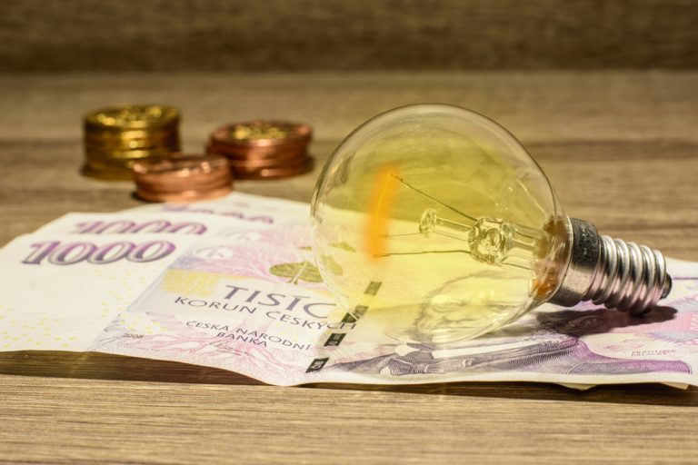 Kdo se snaží šetřit, bude za elektřinu platit víc. Vše bude podle státního úřadu záležet na odběru elektřiny 1 energie penize