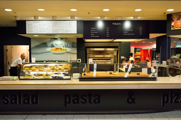V Česku zkrachoval řetězec rychlého občerstvení Nordsee. Pády dalších značek se podle ekonomů dají očekávat 1 food court