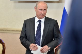 Putin si uvědomuje, že je v koncích. Zdá se, že mu zbývá jediné východisko