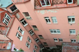 Karta se obrací: Ceny bytů jdou strmě dolů. Ekonom prozradil, kde se dá teď najít nejvýhodnější bydlení