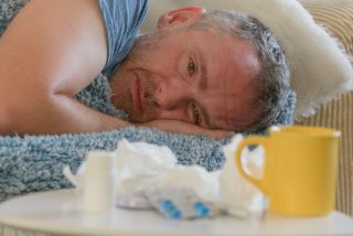 Chřipka je zpátky v plné síle. V kombinaci s další známou nemocí může způsobit potíže, o kterých se lidem ani nezdálo