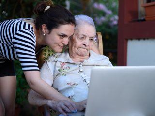 Dezinformace v Česku jsou na vzestupu: Existuje několik zaručených kroků, jak jim nepodlehnout