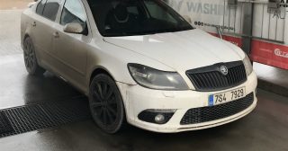 Za špinavé auto může lidem hrozit statisícová pokuta od policistů