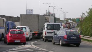 Konec elektromobilů, dieselů a benzínových aut: Lidi začínají ve velkém využívat palivo, které bude levnější