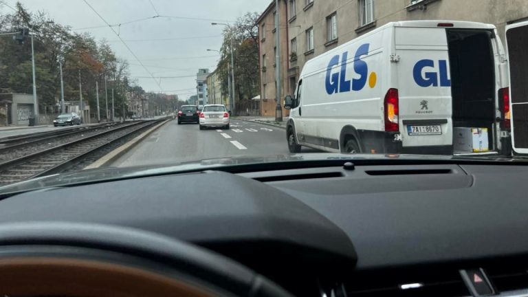 kuryr gls parkovani