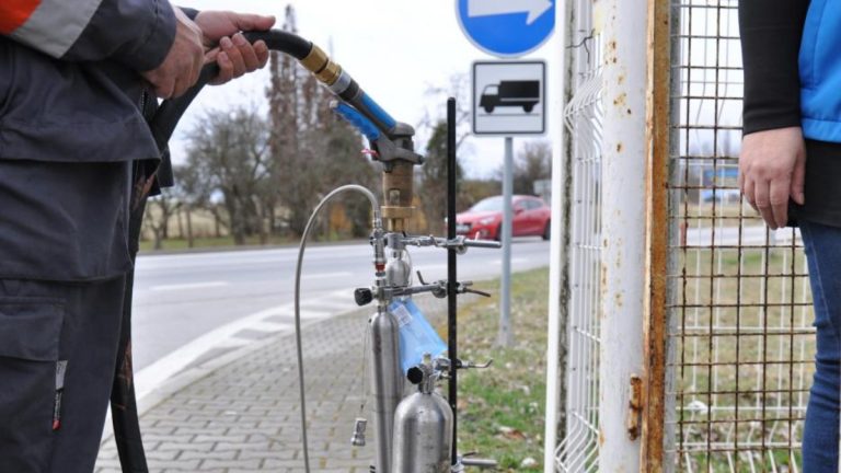 Češi berou útokem staronový typ paliva do auta: Spočítali si totiž, kolik ušetří na každém tankování 1 lpg tankovani