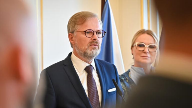 Politici si zase přidávají peníze: Statisícové platy jim uhradí daňoví poplatníci. Fiala se snaží výši částek obhajovat 1 petr fiala cernochova