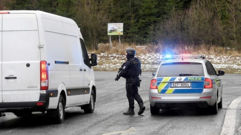 Konflikt s bratry nekončí: Slovenská policie začala stíhat české policisty. Vše souvisí s uprchlíky 1 policie kontroly hranic