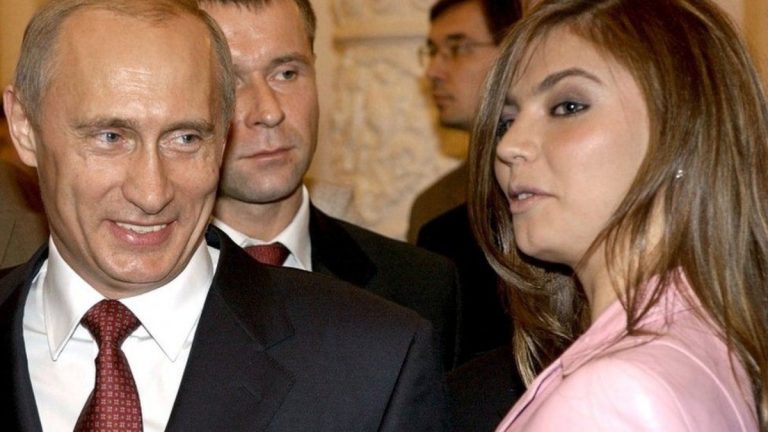 Putinovy milenky - tajný svět šéfa Kremlu, o kterém neví ani jeho nejbližší okolí 1 putin alena kabajevova