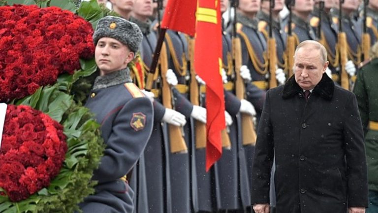 putin pamatnik zima