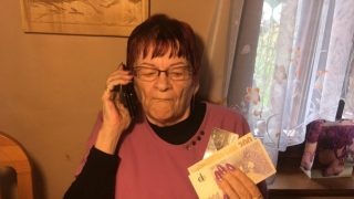 Varování: Na nové typy SMS zpráv a e-mailů nikdy neodpovídejte. Okradou vás o celoživotní úspory