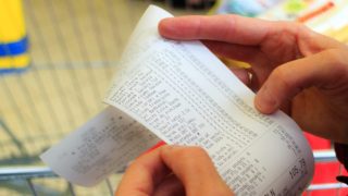 Tisíce korun za jeden nákup v kapse: Češi objevují způsoby, jak šetřit na potravinách. Zaručené triky si přitom osvojí jednoduše každý