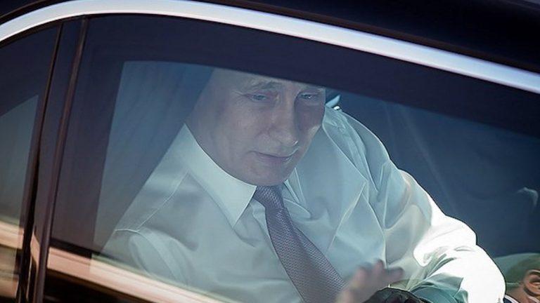 vladimir putin v aute