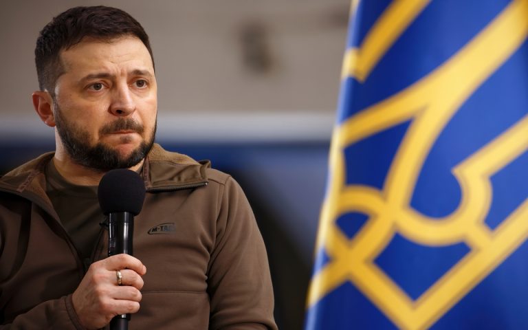 Západ se omlouvá Kyjevu za zdržení s dodávkami zbraní 1 zelenskyj ukrajina prezident