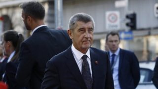 Podle prezidentského kandidáta Bašty jsou Babiš i Pavel vydíratelní Moskvou