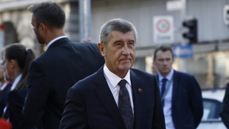 Podle prezidentského kandidáta Bašty jsou Babiš i Pavel vydíratelní Moskvou 1 babis moskva kandidat