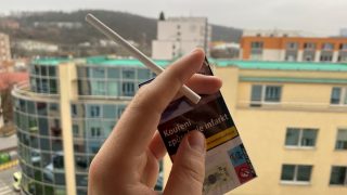 Klasickým cigaretám v Česku odzvonilo: Kuřáci mohou začít léčit abstinenční příznaky