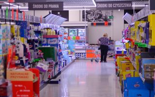 Češi propadli nakupování v Polsku. Obyvatelům sousední země kvůli tomu dochází trpělivost