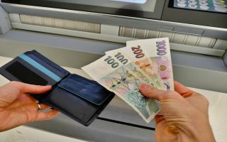 V Česku nedávno skončila velká a známá banka. Co se stalo s penězi jejich klientů?