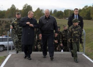Putin se přepočítal. Nepovedlo se mu přesvědčit běloruského prezidenta, aby se zapojil do války