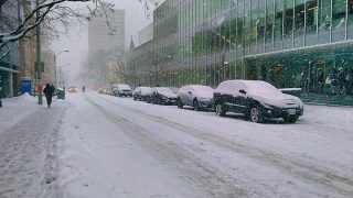 Na řidiče se valí brutální poplatek: Kdo nezaplatí 2300 Kč, ten nebude moct jezdit po dálnici. Týká se to všech Čechů