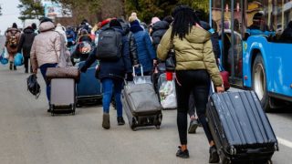 Vysmívala se ukrajinským uprchlíkům. Vzápětí přišla deportace ze země
