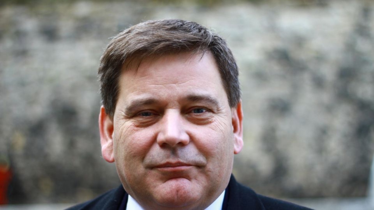 Za lži přišel trest: Britský poslanec přirovnal vakcíny proti covidu k holokaustu