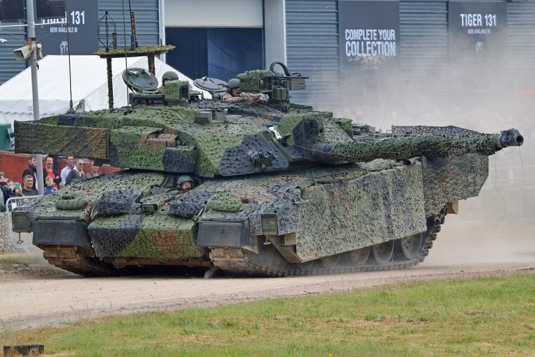 Pomoc nekončí: Další západní spojenec se chystá podat Ukrajině pomocnou ruku 1 challenger2 velka britanie