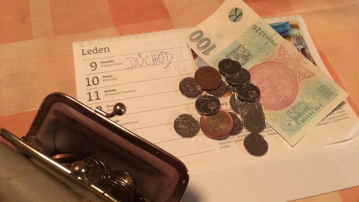 Důchod 30 000 korun bude už brzy pobírat velká skupina českých seniorů. Kdy se dočkáme?