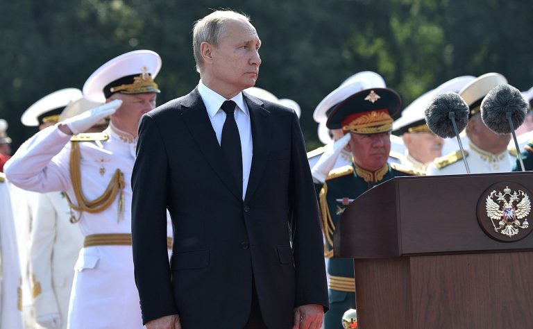 Rusko přitvrzuje. Putin nasadil válečnou loď vybavenou hypersonickými střelami 1 putin namornictvo