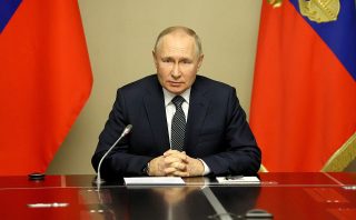 Putin tvrdí, že je připraven k mírovým jednáním. Jeho podmínky jsou ale Ukrajinou neakceptovatelné