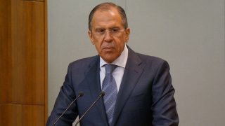 Šéf ruské diplomacie přirovnal Západ k Hitlerovi. USA se podle něj snaží dosáhnout „konečného řešení“ Ruska